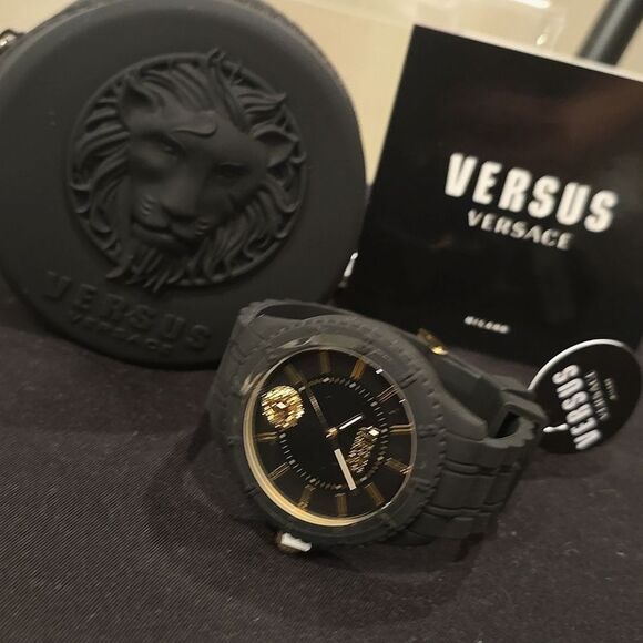 Versace Versus Versace Tokyo Silicone Lion Collection Watch - Picture 8 of 9